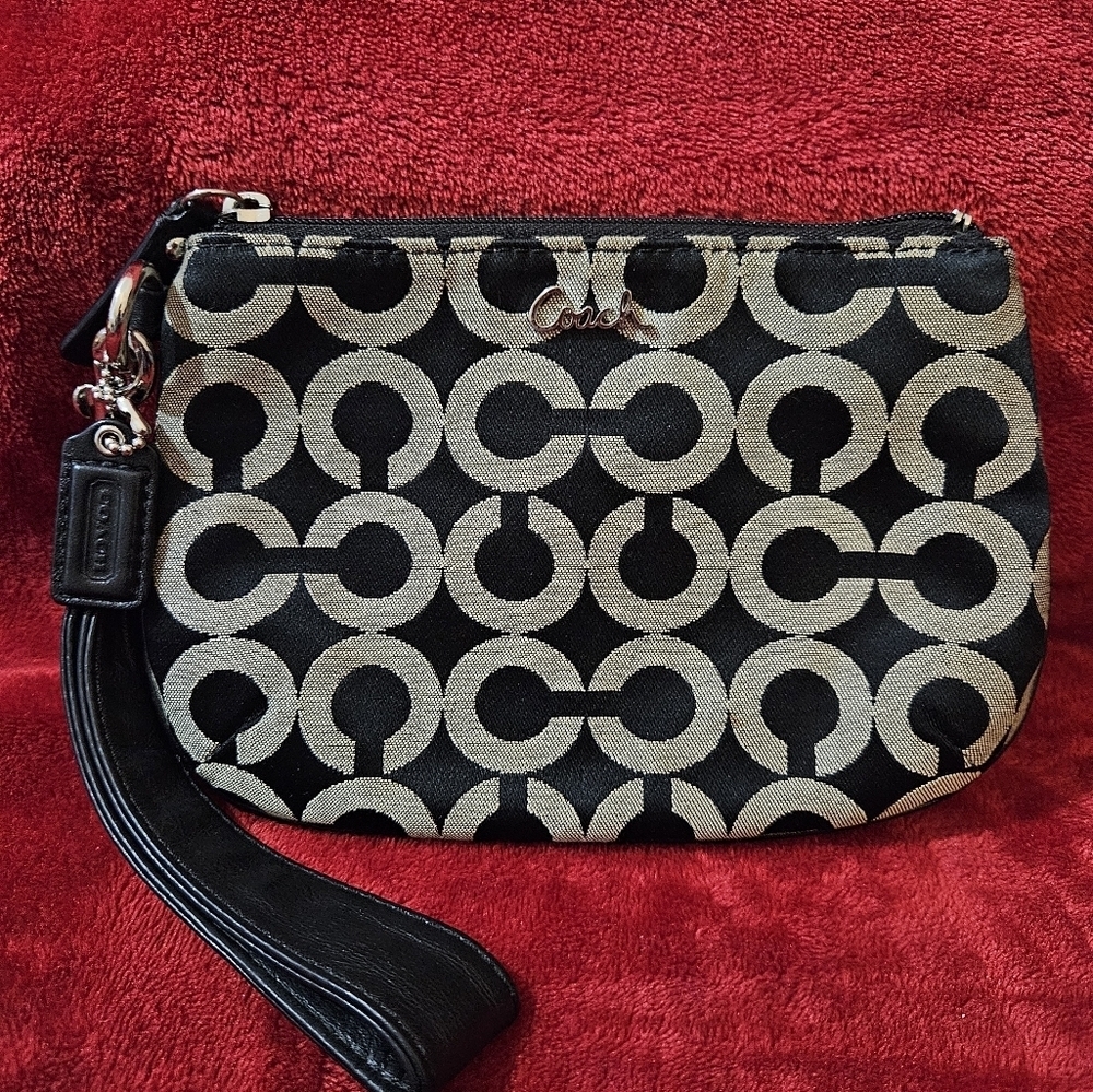 Coach Bold C Signature Black Cream Wristlet